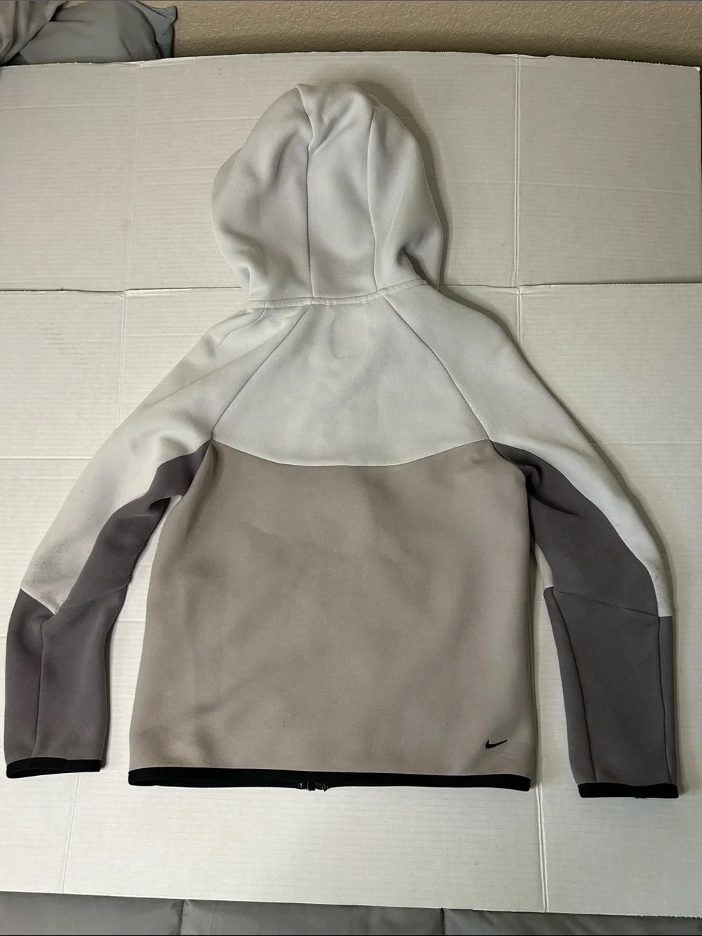 Nike Kids DriFit Large White, Cream & Khaki Hooded Jacket